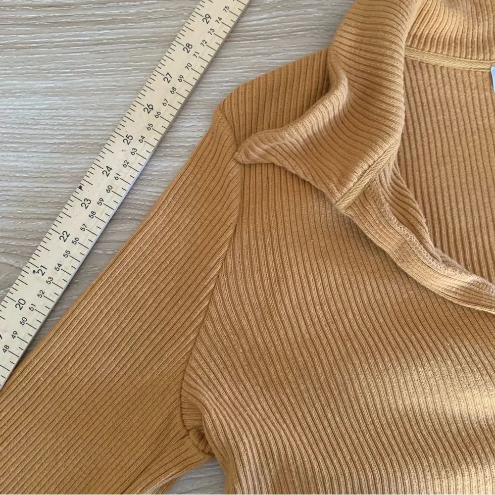 Free People Beach Large Honey Yellow‎ Deep V Neck Collar Crop Sweater Rib